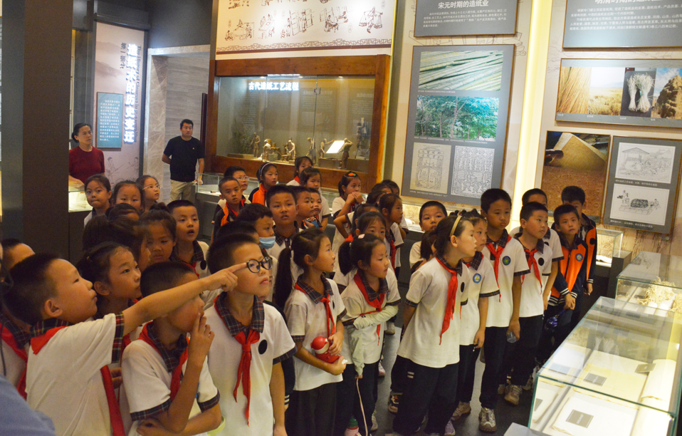 2024年9月22日朱台幼学师生参观J9集团造纸博物馆
